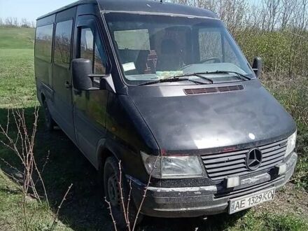 Мерседес Sprinter 1995 в Краматорске на Automoto.ua Черный Мерседес Sprinter, объемом двигателя 2.3 л и пробегом 500 тыс. км за 3700 $, фото 1 на Automoto.ua