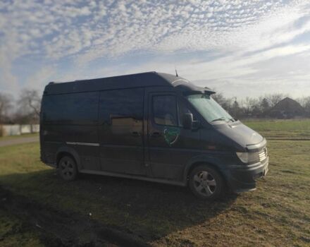 Черный Мерседес Sprinter, объемом двигателя 2.3 л и пробегом 500 тыс. км за 2000 $, фото 1 на Automoto.ua