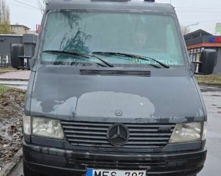Черный Мерседес Sprinter, объемом двигателя 0 л и пробегом 300 тыс. км за 5434 $, фото 1 на Automoto.ua