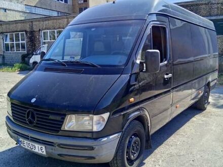 Черный Мерседес Sprinter, объемом двигателя 0 л и пробегом 300 тыс. км за 5100 $, фото 1 на Automoto.ua