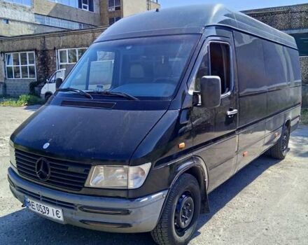 Черный Мерседес Sprinter, объемом двигателя 0 л и пробегом 300 тыс. км за 5100 $, фото 1 на Automoto.ua