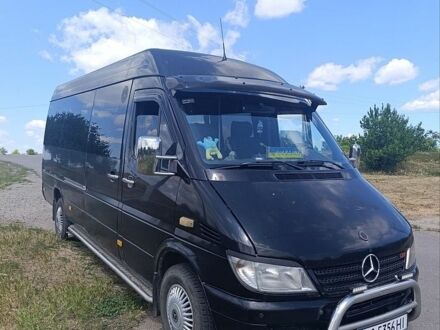 Черный Мерседес Sprinter, объемом двигателя 2.69 л и пробегом 710 тыс. км за 10000 $, фото 1 на Automoto.ua