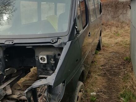 Черный Мерседес Sprinter, объемом двигателя 0 л и пробегом 1000 тыс. км за 2100 $, фото 1 на Automoto.ua