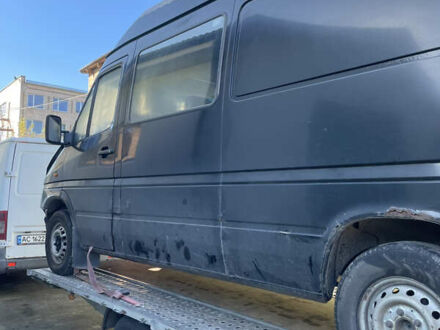 Черный Мерседес Sprinter, объемом двигателя 2.15 л и пробегом 450 тыс. км за 4300 $, фото 1 на Automoto.ua