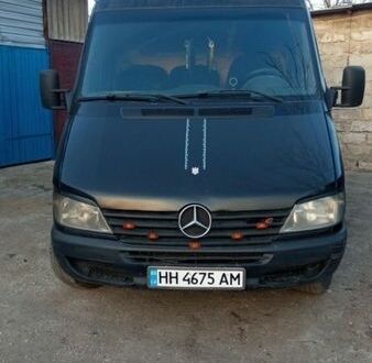 Черный Мерседес Sprinter, объемом двигателя 2.2 л и пробегом 500 тыс. км за 6500 $, фото 1 на Automoto.ua