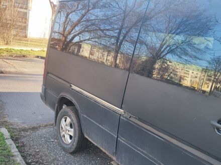 Черный Мерседес Sprinter, объемом двигателя 2.15 л и пробегом 678 тыс. км за 6000 $, фото 1 на Automoto.ua