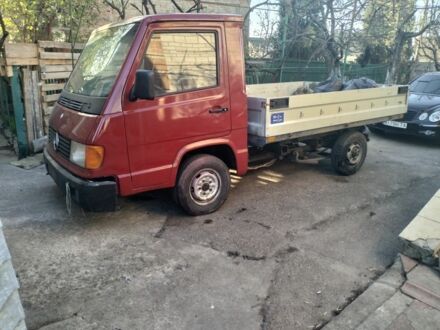 Черный Мерседес Sprinter, объемом двигателя 5 л и пробегом 400 тыс. км за 3900 $, фото 1 на Automoto.ua