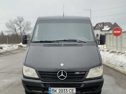 Чорний Мерседес Sprinter, об'ємом двигуна 2.7 л та пробігом 608 тис. км за 7800 $, фото 1 на Automoto.ua