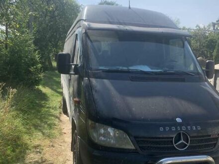 Черный Мерседес Sprinter, объемом двигателя 2.2 л и пробегом 300 тыс. км за 5500 $, фото 1 на Automoto.ua