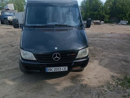 Черный Мерседес Sprinter, объемом двигателя 2.69 л и пробегом 619 тыс. км за 6500 $, фото 1 на Automoto.ua