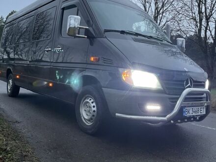 Чорний Мерседес Sprinter, об'ємом двигуна 2.1 л та пробігом 360 тис. км за 14500 $, фото 1 на Automoto.ua