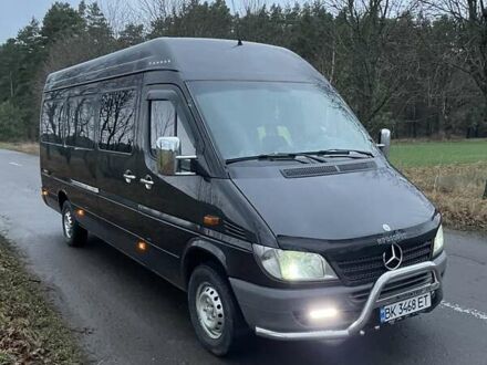 Черный Мерседес Sprinter, объемом двигателя 2.2 л и пробегом 360 тыс. км за 14500 $, фото 1 на Automoto.ua