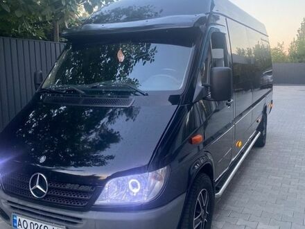 Черный Мерседес Sprinter, объемом двигателя 2.15 л и пробегом 666 тыс. км за 11300 $, фото 1 на Automoto.ua