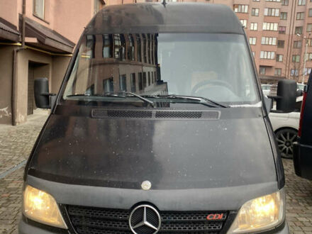 Черный Мерседес Sprinter, объемом двигателя 2.7 л и пробегом 770 тыс. км за 8300 $, фото 1 на Automoto.ua