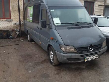Черный Мерседес Sprinter, объемом двигателя 2.2 л и пробегом 900 тыс. км за 7100 $, фото 1 на Automoto.ua