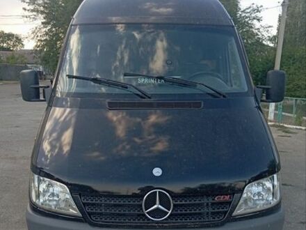 Черный Мерседес Sprinter, объемом двигателя 2.7 л и пробегом 600 тыс. км за 15500 $, фото 1 на Automoto.ua
