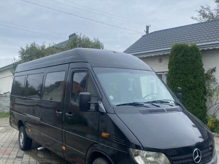 Черный Мерседес Sprinter, объемом двигателя 2.15 л и пробегом 390 тыс. км за 8900 $, фото 1 на Automoto.ua
