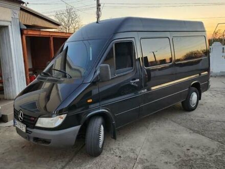 Черный Мерседес Sprinter, объемом двигателя 2.69 л и пробегом 500 тыс. км за 8800 $, фото 1 на Automoto.ua