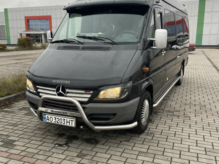 Черный Мерседес Sprinter, объемом двигателя 2.7 л и пробегом 725 тыс. км за 9000 $, фото 1 на Automoto.ua