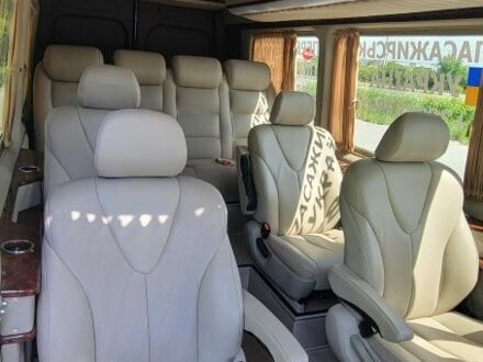 Черный Мерседес Sprinter, объемом двигателя 3 л и пробегом 500 тыс. км за 27000 $, фото 1 на Automoto.ua