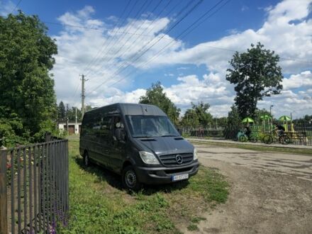 Черный Мерседес Sprinter, объемом двигателя 2.2 л и пробегом 555 тыс. км за 10496 $, фото 1 на Automoto.ua