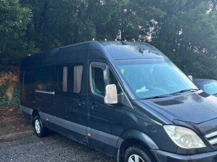Чорний Мерседес Sprinter, об'ємом двигуна 2.9 л та пробігом 700 тис. км за 28987 $, фото 1 на Automoto.ua