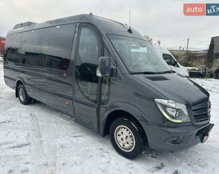 Черный Мерседес Sprinter, объемом двигателя 3 л и пробегом 477 тыс. км за 50000 $, фото 1 на Automoto.ua