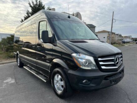 Черный Мерседес Sprinter, объемом двигателя 2.1 л и пробегом 70 тыс. км за 6800 $, фото 1 на Automoto.ua