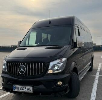 Черный Мерседес Sprinter, объемом двигателя 2.99 л и пробегом 527 тыс. км за 35500 $, фото 1 на Automoto.ua