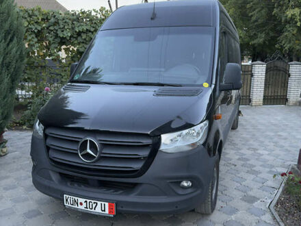 Черный Мерседес Sprinter, объемом двигателя 0 л и пробегом 170 тыс. км за 30124 $, фото 1 на Automoto.ua