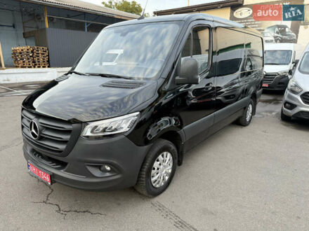 Черный Мерседес Sprinter, объемом двигателя 2.2 л и пробегом 349 тыс. км за 28900 $, фото 1 на Automoto.ua