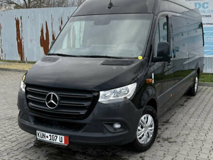 Черный Мерседес Sprinter, объемом двигателя 2.14 л и пробегом 170 тыс. км за 28975 $, фото 1 на Automoto.ua