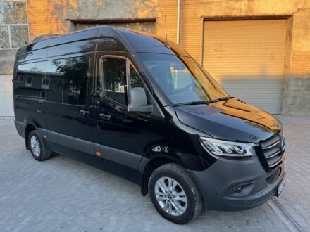 Чорний Мерседес Sprinter, об'ємом двигуна 2 л та пробігом 390 тис. км за 64992 $, фото 1 на Automoto.ua
