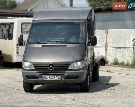 Коричневый Мерседес Sprinter, объемом двигателя 2.69 л и пробегом 590 тыс. км за 10400 $, фото 4 на Automoto.ua