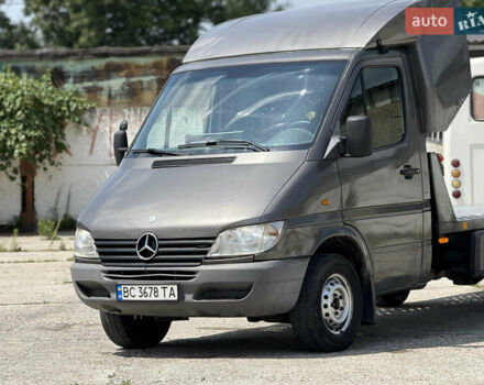 Коричневый Мерседес Sprinter, объемом двигателя 2.69 л и пробегом 590 тыс. км за 10400 $, фото 5 на Automoto.ua