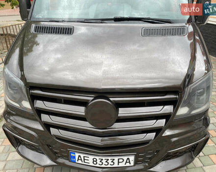 Коричневый Мерседес Sprinter, объемом двигателя 2.2 л и пробегом 330 тыс. км за 13900 $, фото 2 на Automoto.ua