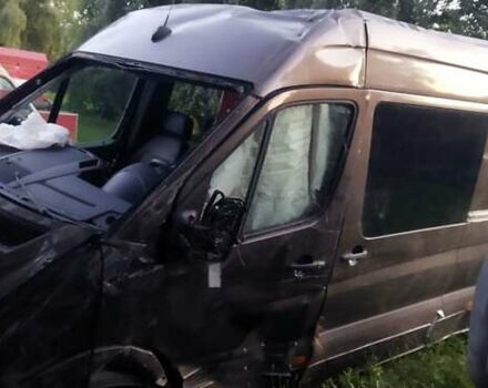 Коричневый Мерседес Sprinter, объемом двигателя 3 л и пробегом 500 тыс. км за 10000 $, фото 2 на Automoto.ua