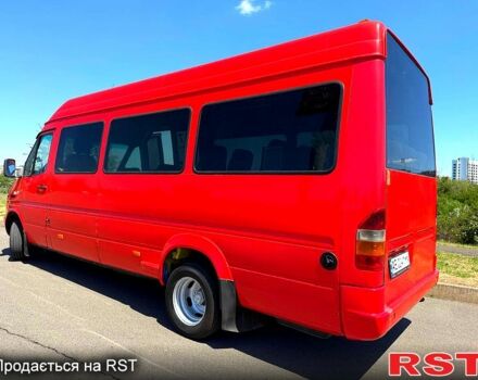 Красный Мерседес Sprinter, объемом двигателя 2.2 л и пробегом 716 тыс. км за 9800 $, фото 3 на Automoto.ua