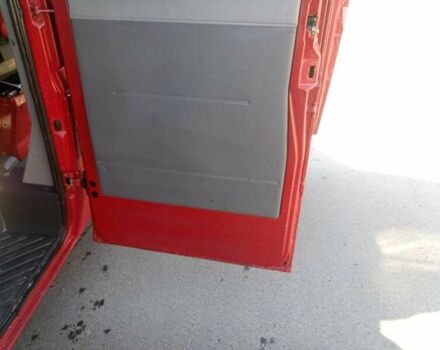 Красный Мерседес Sprinter, объемом двигателя 2.69 л и пробегом 283 тыс. км за 17500 $, фото 6 на Automoto.ua