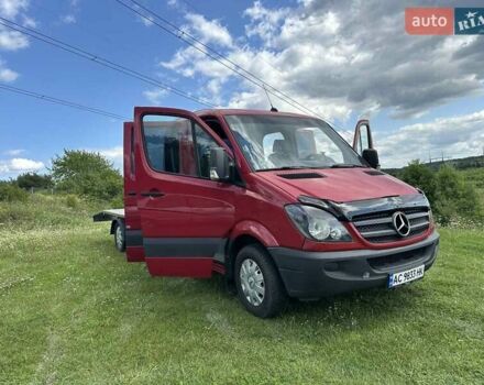 Красный Мерседес Sprinter, объемом двигателя 2.2 л и пробегом 323 тыс. км за 17800 $, фото 3 на Automoto.ua