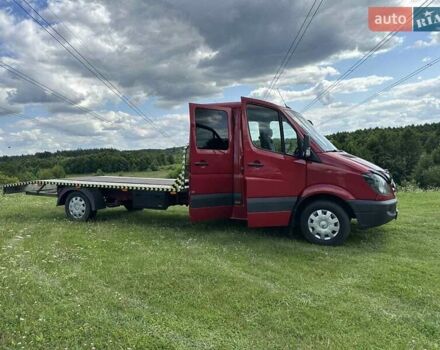 Красный Мерседес Sprinter, объемом двигателя 2.2 л и пробегом 323 тыс. км за 17800 $, фото 2 на Automoto.ua