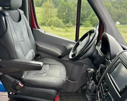 Красный Мерседес Sprinter, объемом двигателя 2.2 л и пробегом 323 тыс. км за 17800 $, фото 13 на Automoto.ua