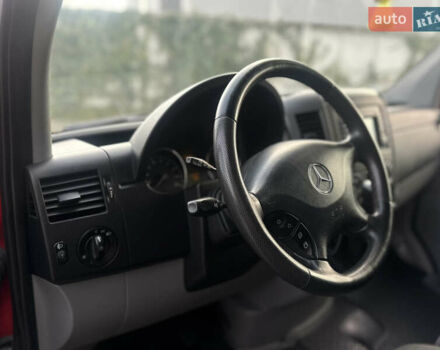 Червоний Мерседес Sprinter, об'ємом двигуна 2.2 л та пробігом 281 тис. км за 17800 $, фото 10 на Automoto.ua