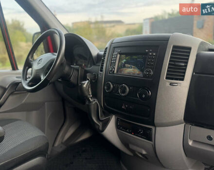 Червоний Мерседес Sprinter, об'ємом двигуна 2.2 л та пробігом 281 тис. км за 17800 $, фото 8 на Automoto.ua