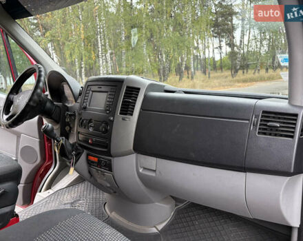 Красный Мерседес Sprinter, объемом двигателя 2.15 л и пробегом 250 тыс. км за 17500 $, фото 18 на Automoto.ua