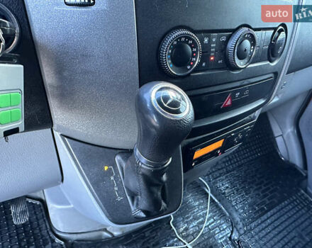 Червоний Мерседес Sprinter, об'ємом двигуна 3 л та пробігом 700 тис. км за 19500 $, фото 13 на Automoto.ua