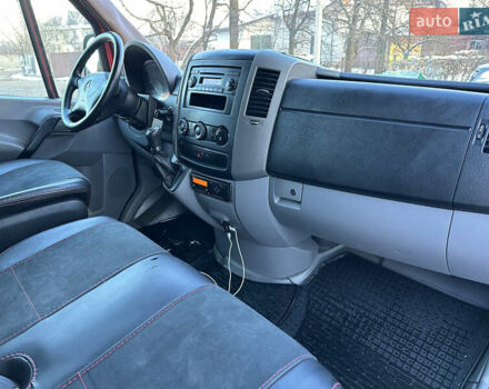 Червоний Мерседес Sprinter, об'ємом двигуна 3 л та пробігом 700 тис. км за 19000 $, фото 14 на Automoto.ua