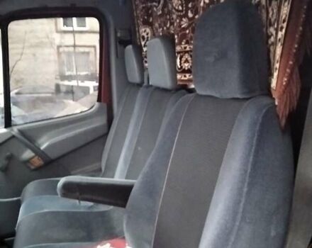 Красный Мерседес Sprinter, объемом двигателя 2.87 л и пробегом 650 тыс. км за 4600 $, фото 4 на Automoto.ua