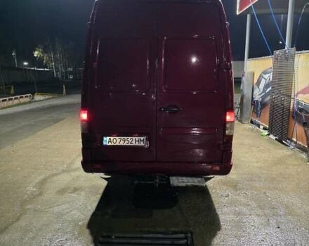Красный Мерседес Sprinter, объемом двигателя 2.1 л и пробегом 640 тыс. км за 13800 $, фото 2 на Automoto.ua