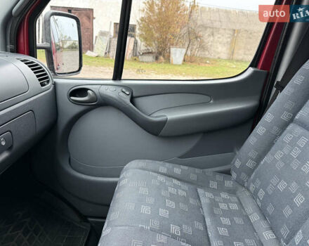 Мерседес Sprinter 2003 в Камень-Каширский на Automoto.ua Красный Мерседес Sprinter, объемом двигателя 2.15 л и пробегом 417 тыс. км за 9500 $, фото 33 на Automoto.ua